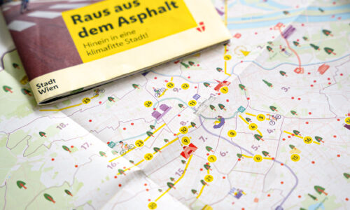 Faltplan „Raus aus dem Asphalt“ der Stadt Wien mit Maßnahmen zur Klimaanpassung, Begrünung und Öffi-Ausbau seit 2021