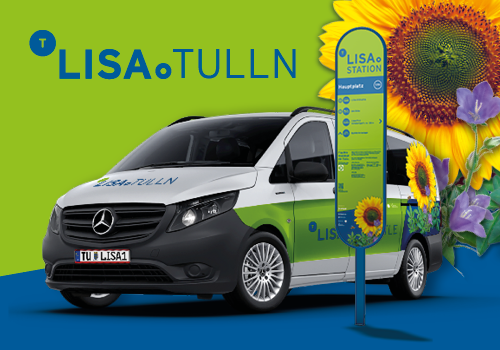 ISA.Tulln E-Shuttle mit Stationstafel und Sonnenblumenmotiv – klimafreundlicher On-Demand-Verkehr für die Gartenstadt Tulln.